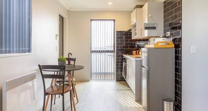 Wigram Escape: Minutes to Ngā Puna Wai Sports Hub
