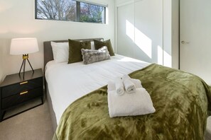 4 bedrooms, iron/ironing board, free WiFi, bed sheets