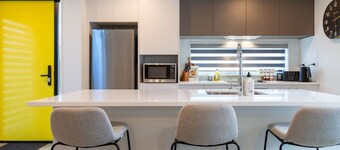 Urban comfort and parking near Avebury Park