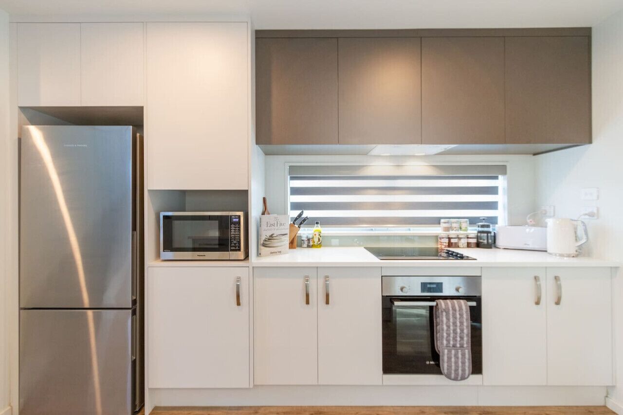 Refrigerador, microondas, horno, placa de cocina