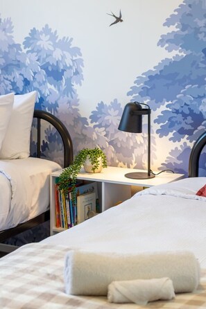 2 bedrooms, iron/ironing board, travel cot, free WiFi