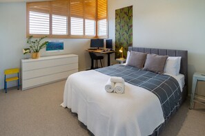 2 bedrooms, desk, iron/ironing board, free WiFi