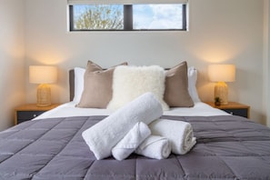 2 chambres, fer et planche à repasser, lit parapluie, Wi-Fi gratuit