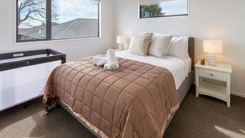 2 bedrooms, iron/ironing board, travel crib, free WiFi