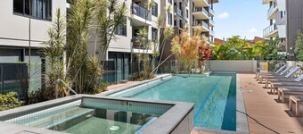 Modern 2B2B Suit only 10mins to Airport/Southbank