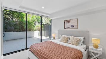 2 Schlafzimmer, BĂŒgeleisen/BĂŒgelbrett, Reisekinderbett, WLAN