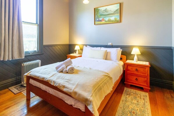 3 habitaciones, tabla de planchar con plancha y wifi gratis 