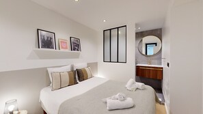2 Schlafzimmer, Schreibtisch, Bügeleisen/Bügelbrett, WLAN