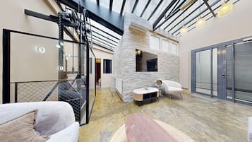 4 bedrooms, desk, iron/ironing board, WiFi