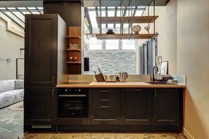 Frigorifero, microonde, forno, lavastoviglie