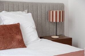 3 makuuhuonetta, silitysrauta/-lauta, internet, vuodevaatteet
