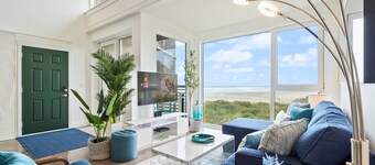 Amazing Oceanfront Views! Steps to the Sand! Rockaway 2BR Condo Nedonna Beach!