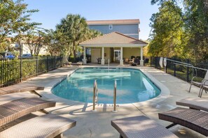 Luokittelematon kuva, 5 kautta 50, painike