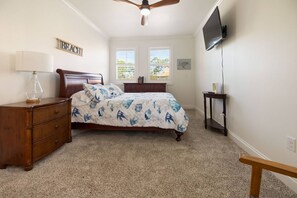 4 makuuhuonetta, silitysrauta/-lauta, ilmainen Wi-Fi, vuodevaatteet