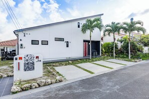 Exterior - 1688 House Churaumi (Motobu)