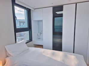 Deluxe Twin Room, Ocean View | Free WiFi - The First Ocean Songjung (Busan)