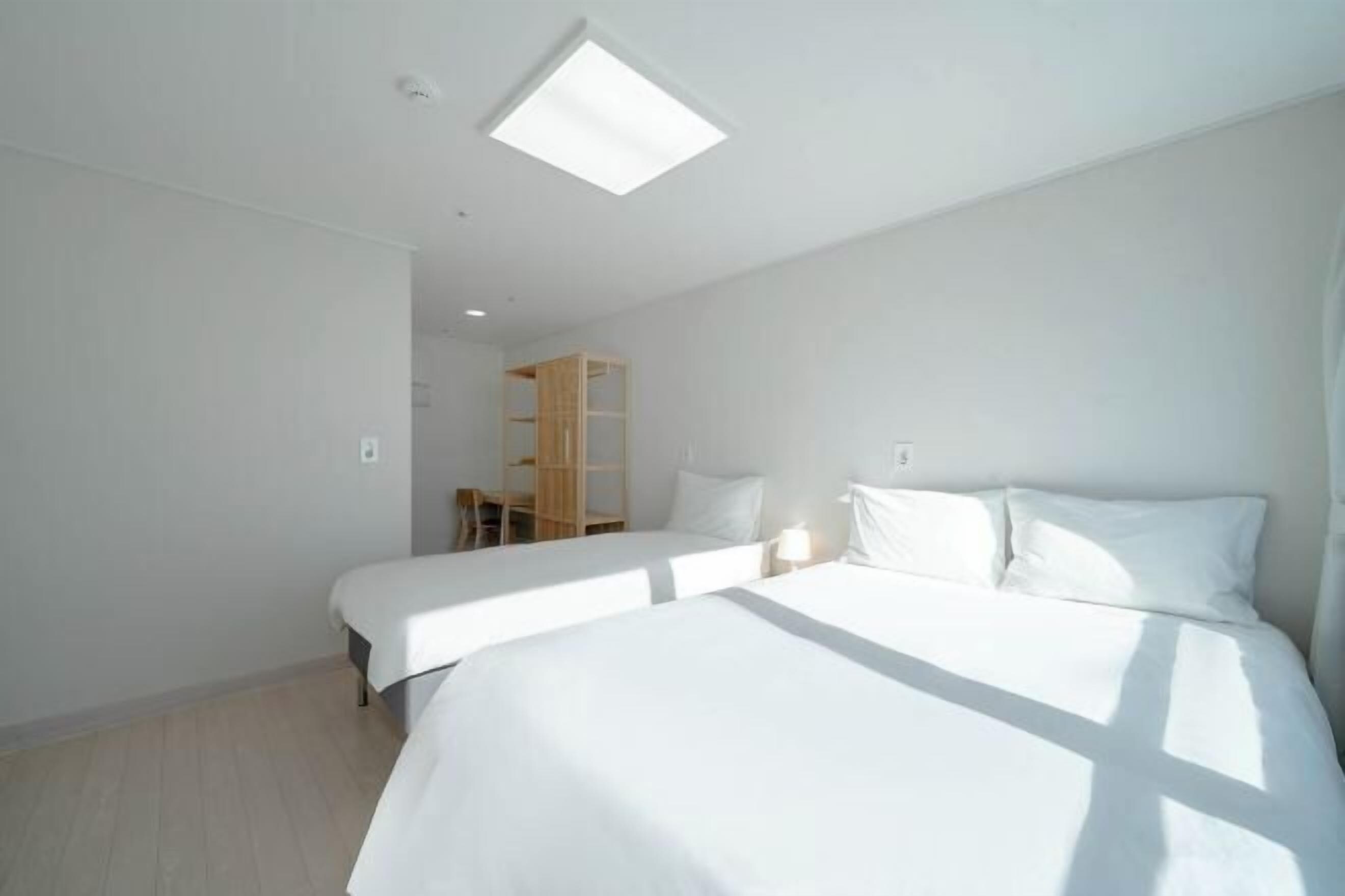 書桌、免費 Wi-Fi