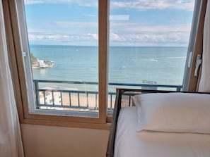 Familiesuite, havutsikt | Skrivebord og wi-fi (inkludert)