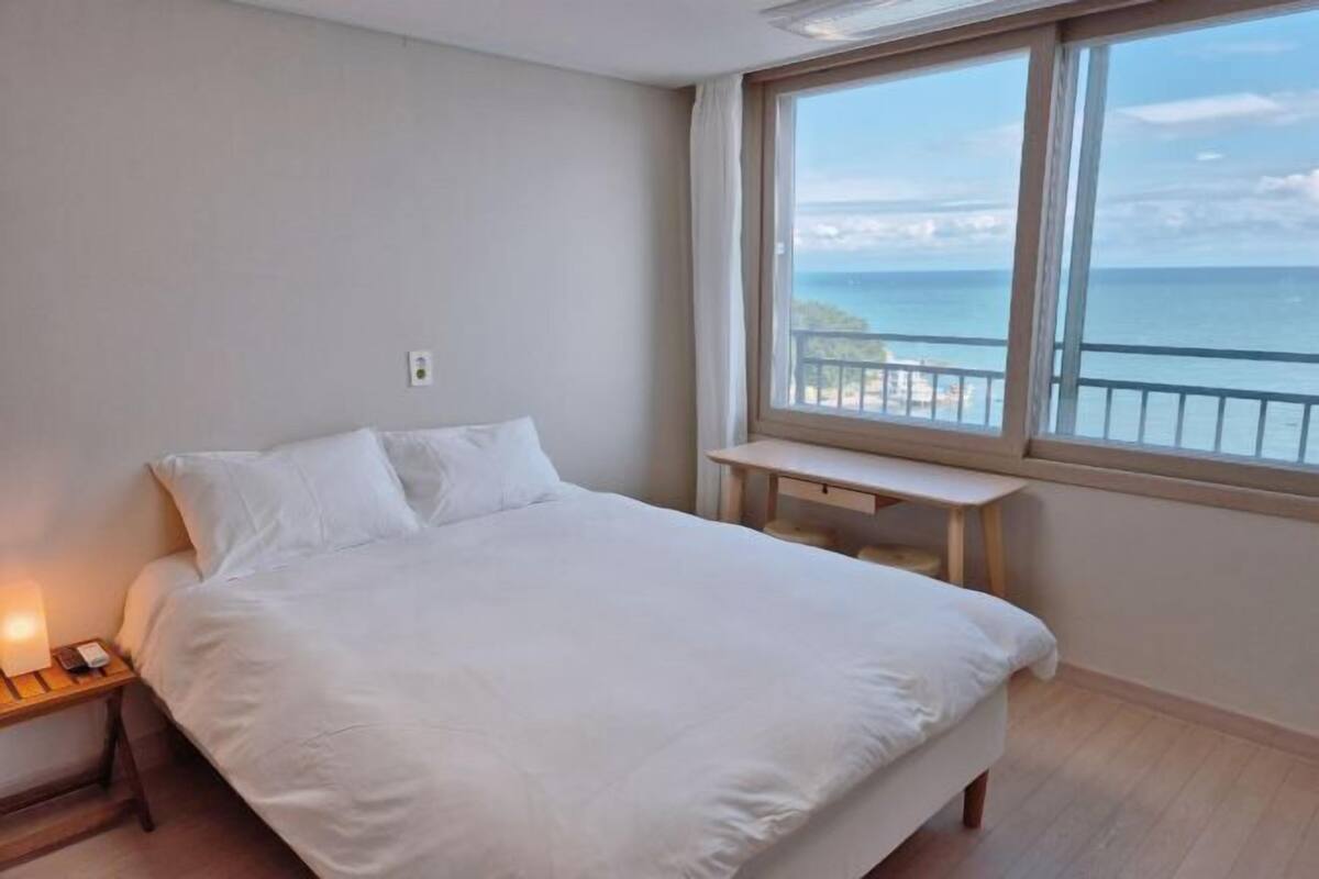 3 bedrooms, desk, free WiFi