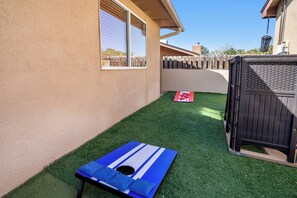 Terrace/patio - Luxury Poolside Retreat in ABQ Near Trails, Breweries, Sandia Mountain (Albuquerque)