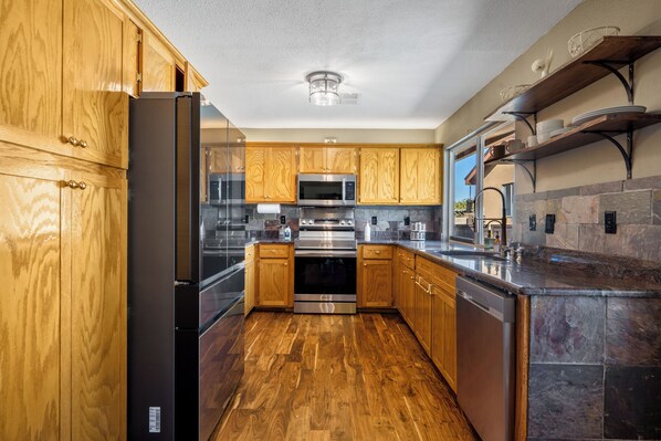 Fridge, microwave, oven, stovetop