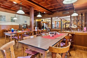 Dining - Room 'Doppelzimmer 1' with Shared Terrace (Oberkirch)