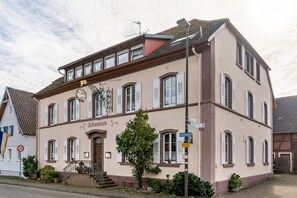 Exterior - Room 'Doppelzimmer 1' with Shared Terrace (Oberkirch)
