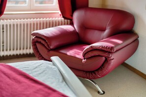 Interior - Room 'Doppelzimmer 9' with Shared Terrace (Oberkirch)