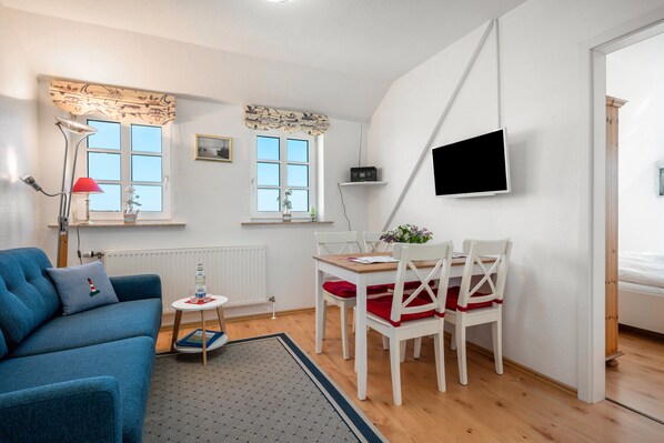 TV, DVD player, table tennis, stereo