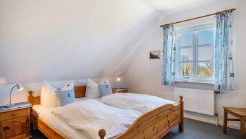 2 slaapkamers, een strijkplank/strijkijzer, gratis wifi, beddengoed