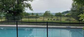 Charming Périgord farmhouse with breathtaking views over the valley and garden