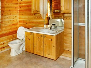 House | Bathroom - 4 Star Holiday Home in Olden (Stryn)