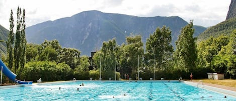 House | Pool