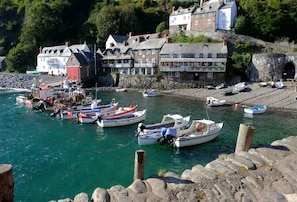 Spend a day wandering the cobbled streets of Clovelly - Dipple Mill Cottage is nestled in 27 acres of serene countryside (Bideford)