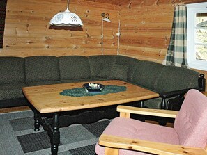 House | Dining - 4 Person Holiday Home in Surna (Surnadal)
