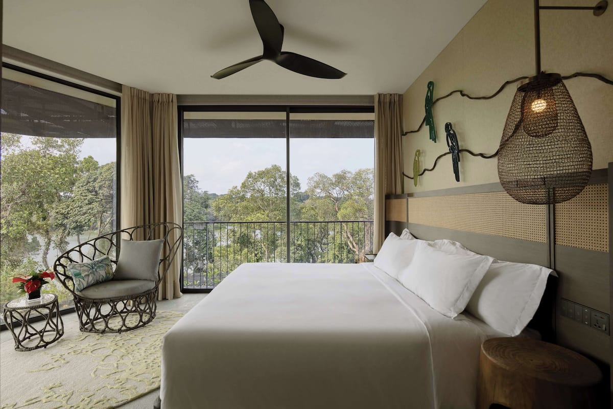 Suite (Sanctuary) | Minibar, una cassaforte in camera, insonorizzazione, ferro/asse da stiro
