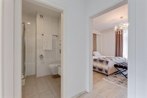 Apartment | Bilik Mandi | Tuala disediakan 