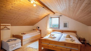 1 bedroom, free WiFi, bed sheets