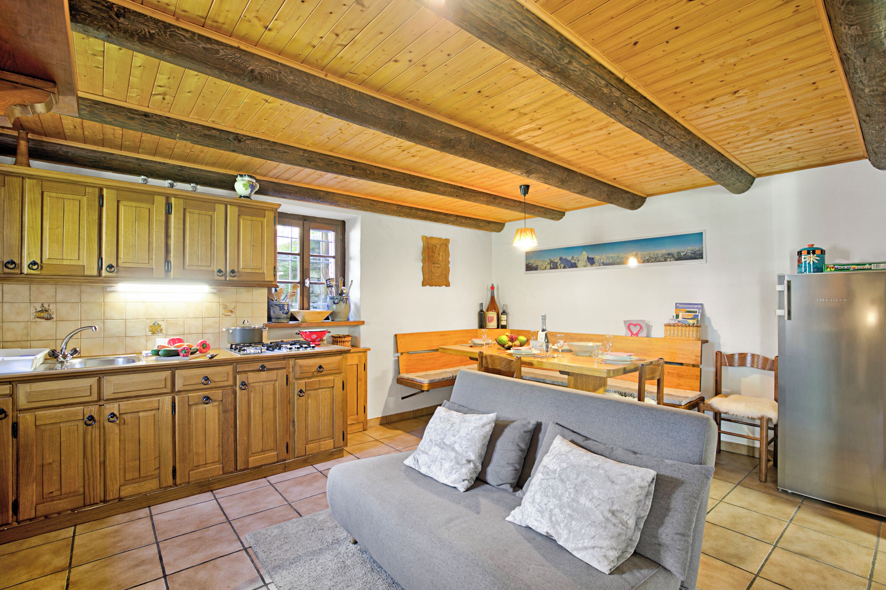 平面電視、壁爐