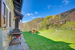 Family Chalet, Multiple Bedrooms, Mountainside (Rustico Ca del Pol) | Outdoor dining - Rustico Ca del Pol (Cugnasco-Gerra)