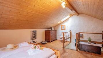 Family Chalet, Multiple Bedrooms, Mountainside (Rustico Ca del Pol) | 1 bedroom, free WiFi, bed sheets