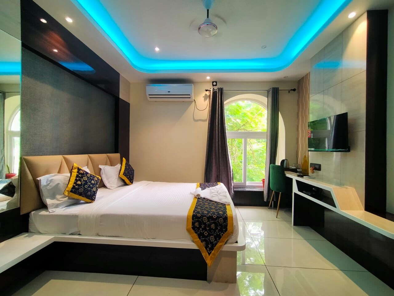 Executive-Doppelzimmer | Daunenbettdecken, Schreibtisch, laptopgeeigneter Arbeitsplatz