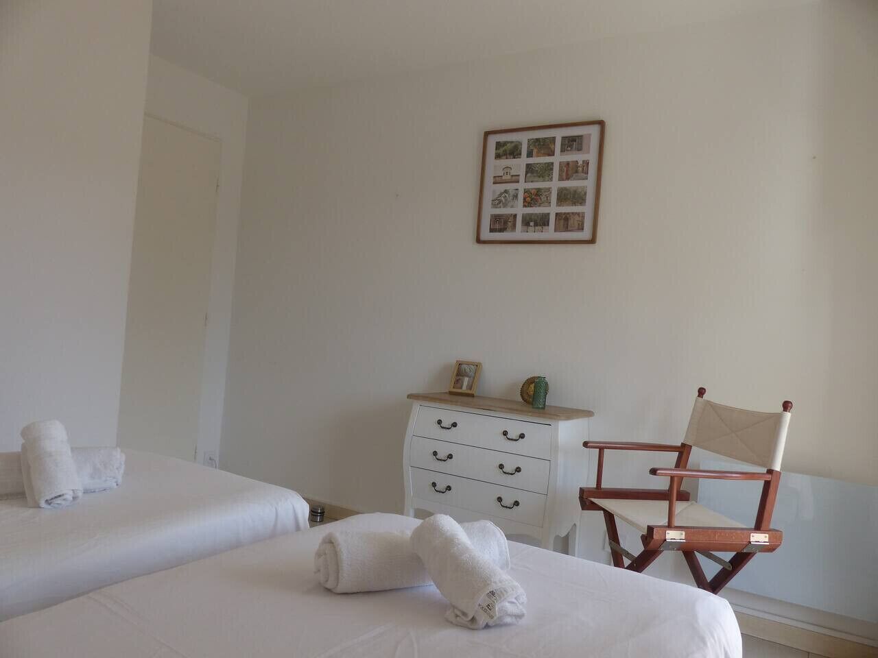 Desk, iron/ironing board, travel crib, WiFi