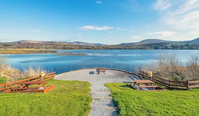 2 bedroom home in Kenmare with sea views to sleep 4