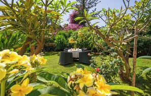 Outdoor dining - Luxury, Palermo downtown, Mediterranean Park, 3 kms from Mondello beach (palermo)