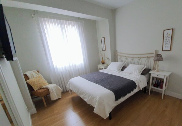 1 bedroom, iron/ironing board, bed sheets