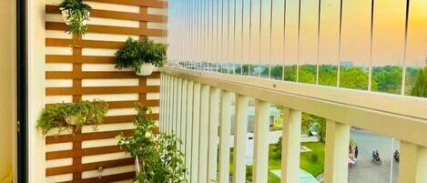 คอมฟอร์ทดูเพล็กซ์, ระเบียง, วิวสวน | ลานระเบียง/นอกชาน