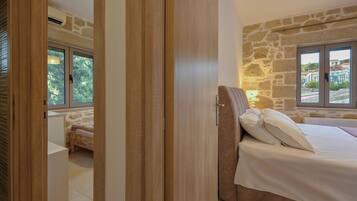 2 bedrooms, iron/ironing board, free WiFi