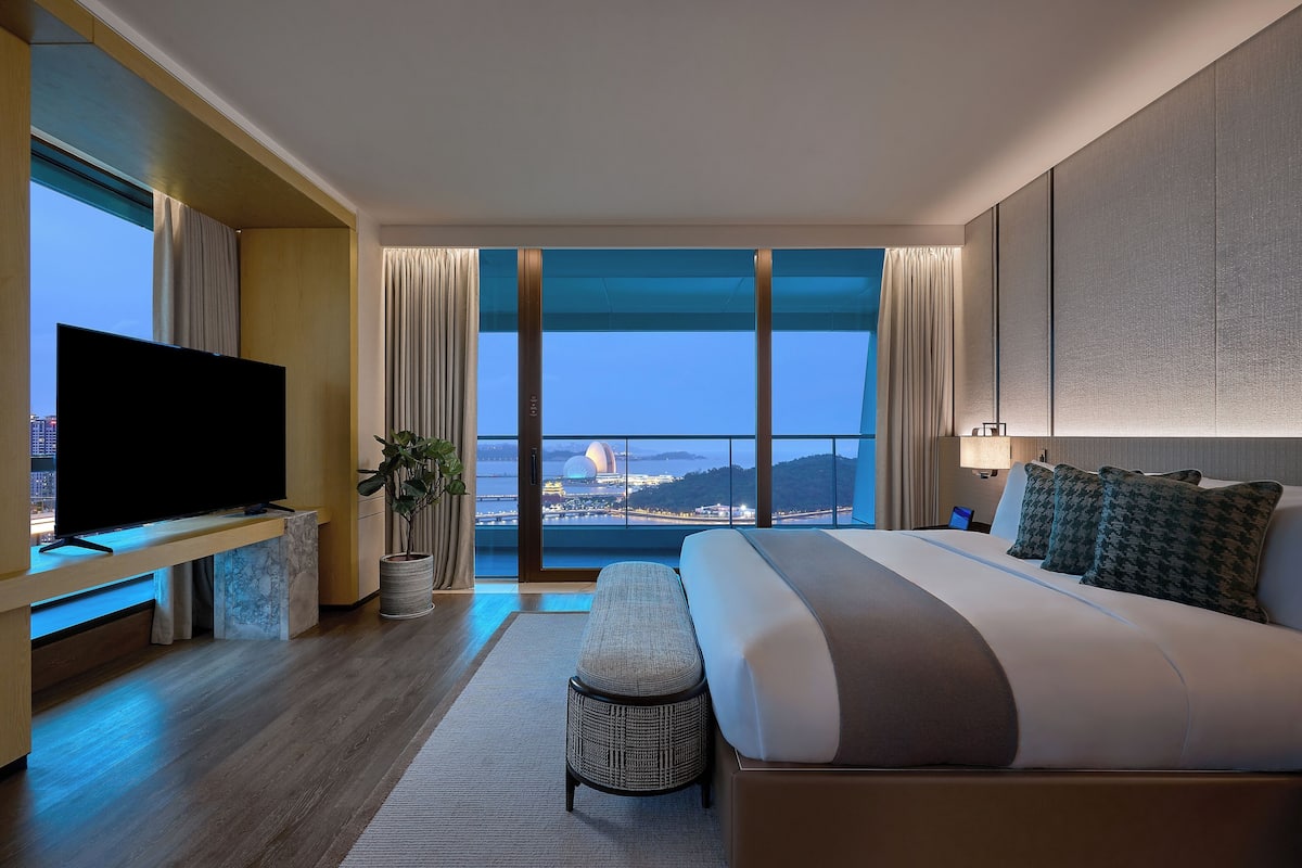 Opera House Sea View King Room | 1 bedroom, in-room safe, blackout drapes, free WiFi
