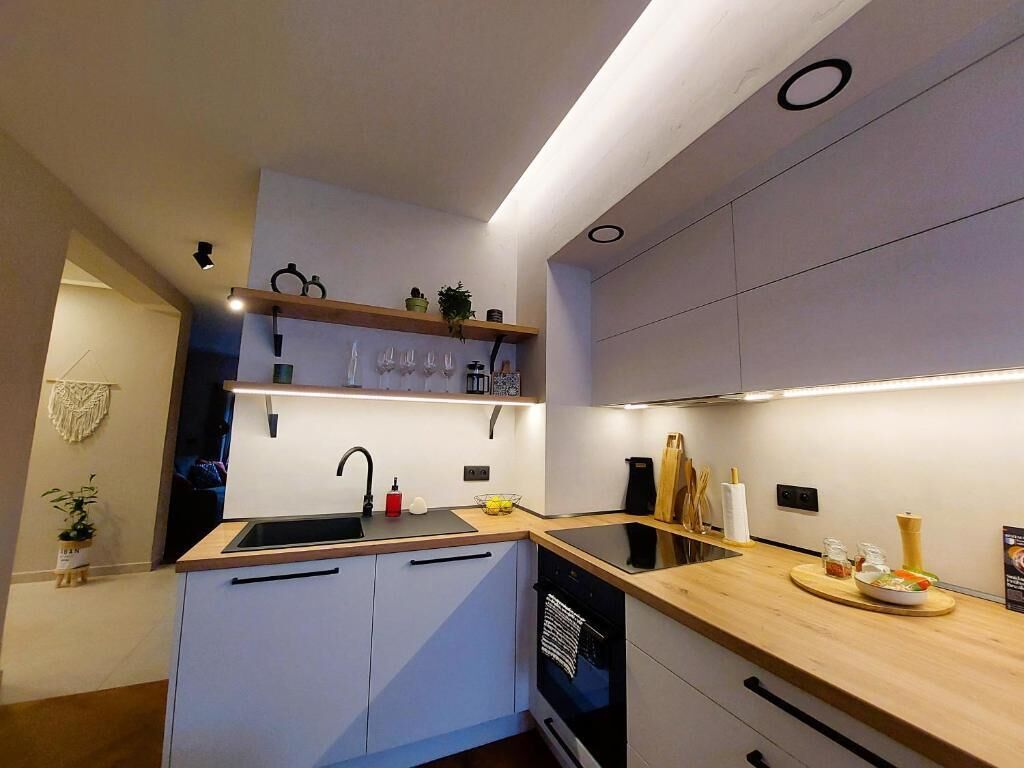 Mikroaaltouuni, uuni, liesi, astianpesukone